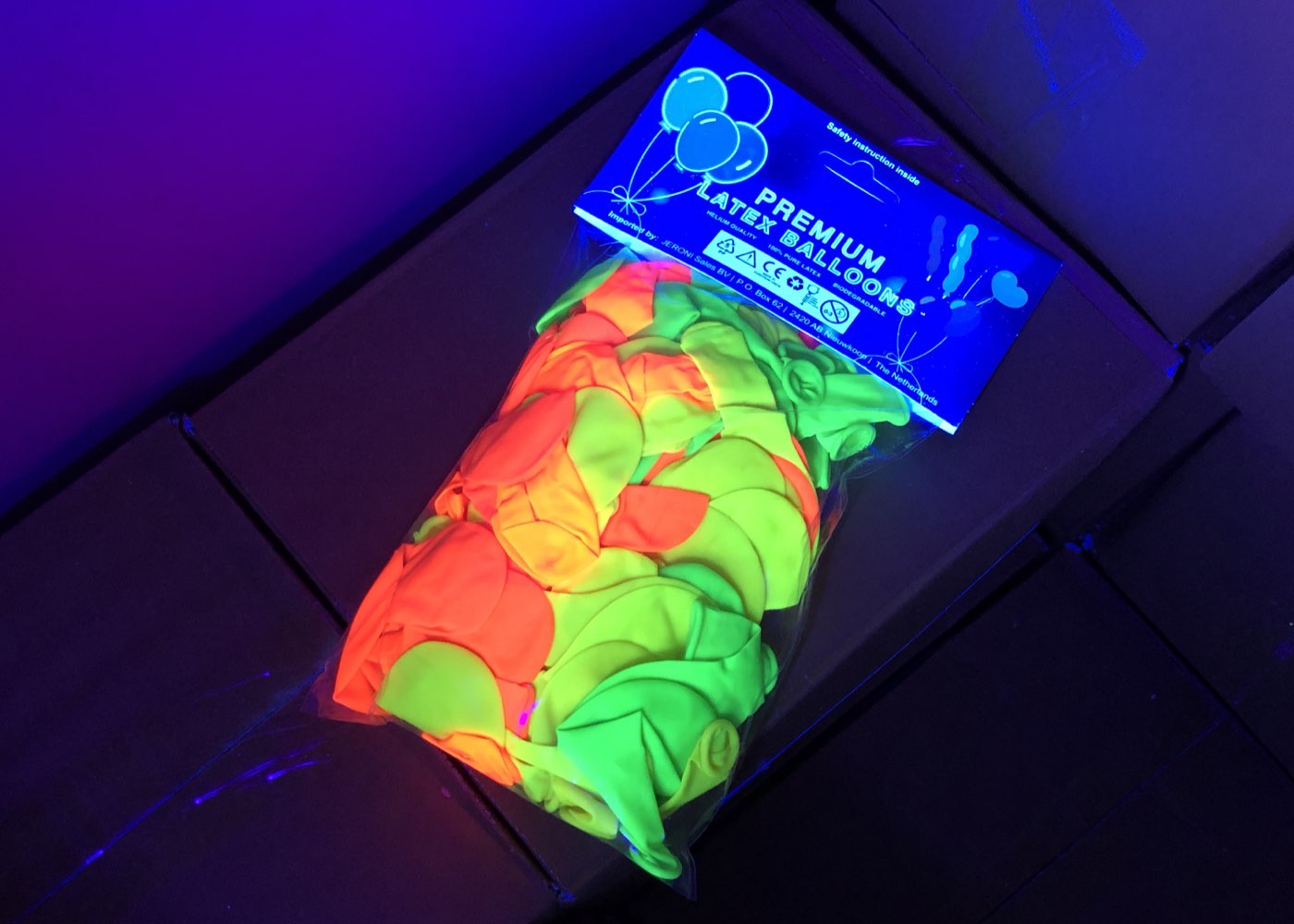 glemsom blad ornament UV-balloner100 stk. blandede farverLyser under uv-lys | UV-maling